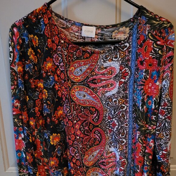 Cupio Bright & Colorful Paisley Design Pullover Top Misses Medium - Picture 1 of 8